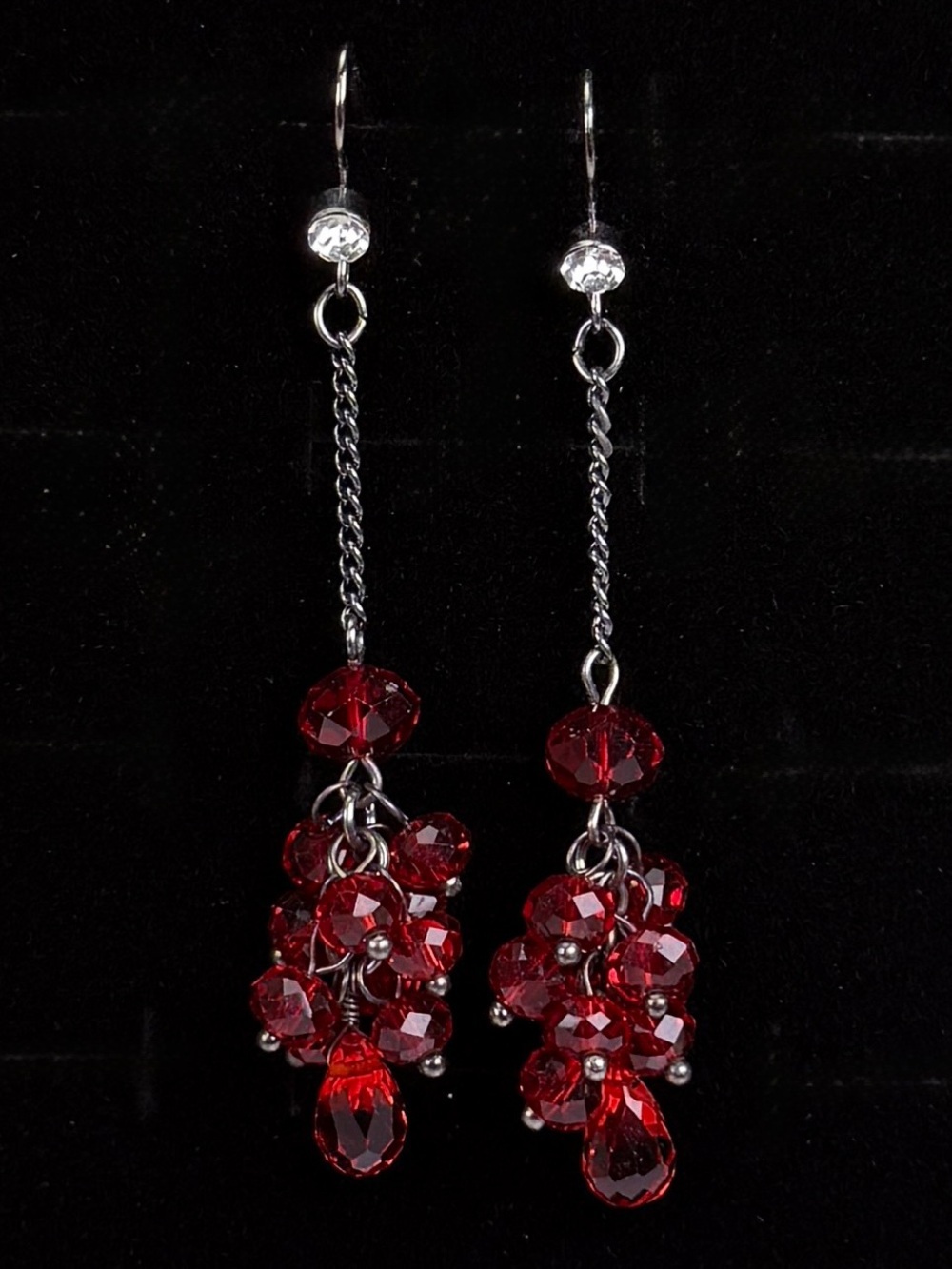 Gorgeous gunmetal chain, red cluster bling pierced drop earrings